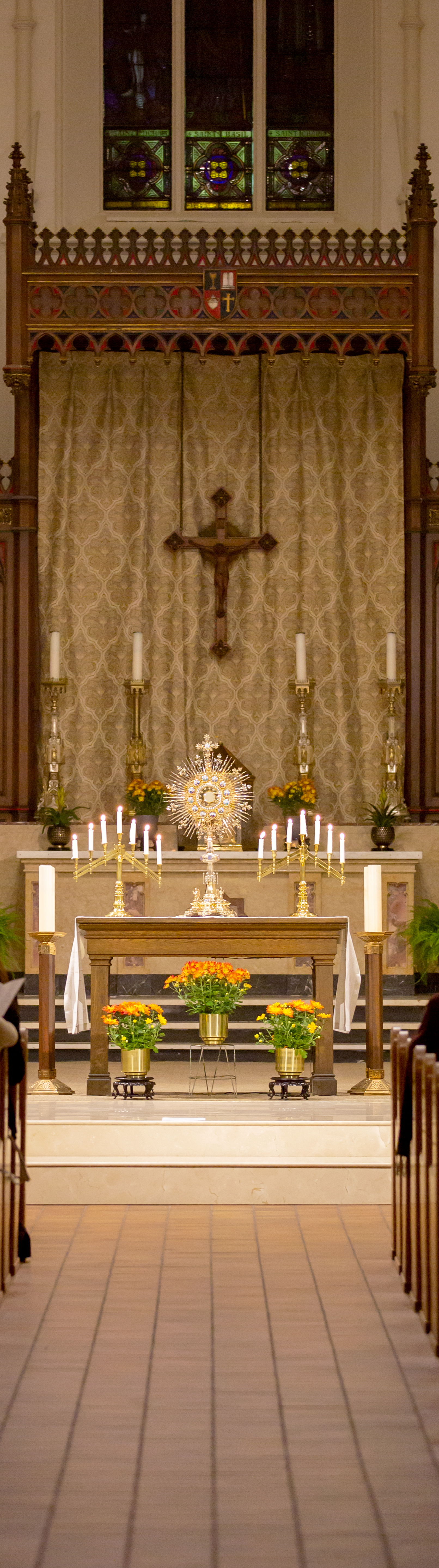 Praying at St Pauls Tall The Blessed Sacrament exposed